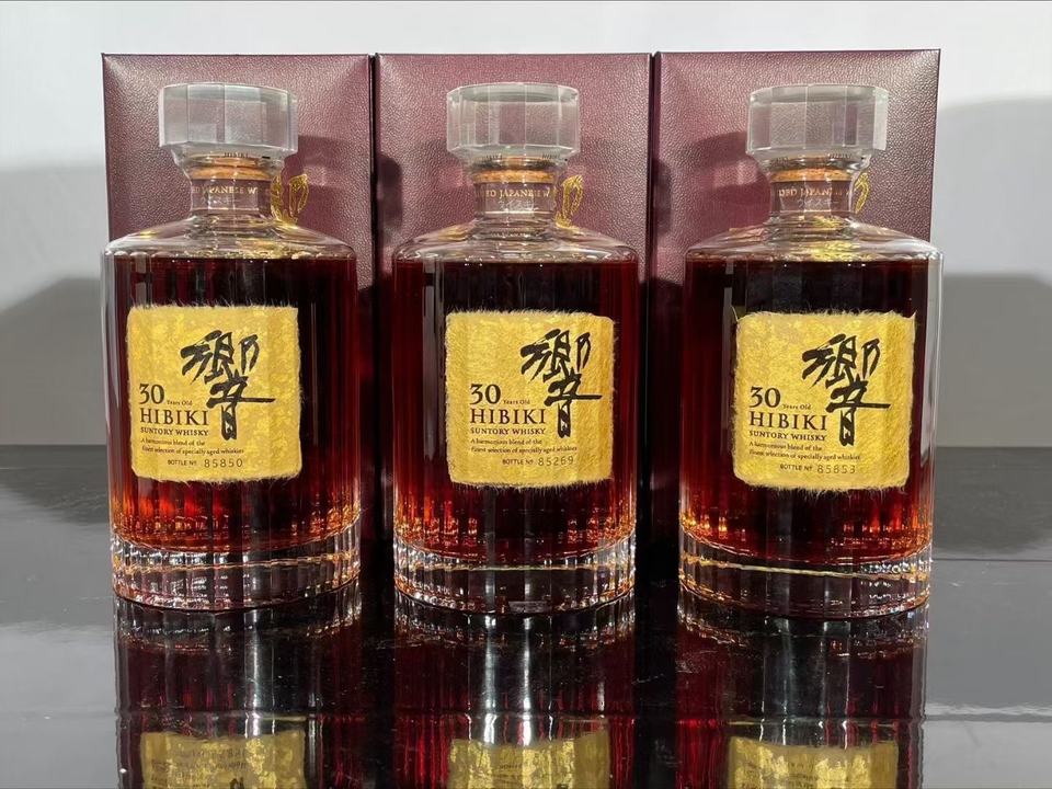 Hibiki, 30 Year Old, 35 Year Old, Arita Ware: Product Range and reference