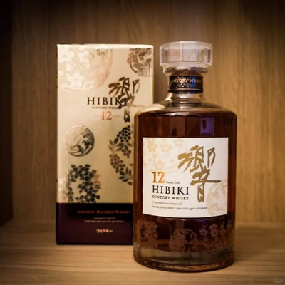 【絕版傳奇】酒櫃中的和諧：威仕世忌深度解析三得利「響 Hibiki 12 年花鳥風月」的稀缺與收藏價值